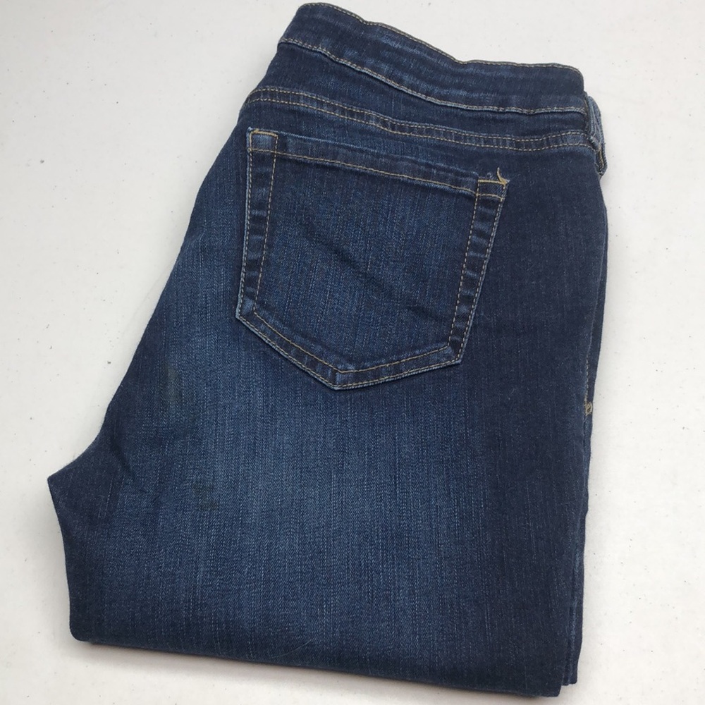LIKE NEW REVOLUTION HI-RISE BARELY BOOTCUT JEANS 28x32 ⭐️